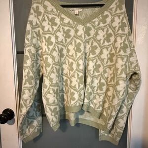 Cato V-Neck Sweater in Green and White Floweral Pattern